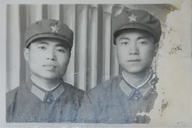 如何將老照片修復(fù)翻新成數(shù)碼照片，老照片修復(fù)電子版照片？